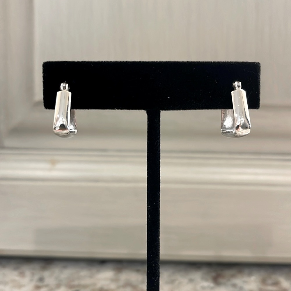 925 Sterling silver hoops - NWOT- tarnish free.